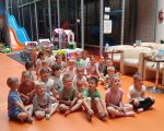Dziecięca wyprawa pełna śmiechu i zabawy